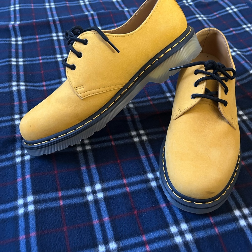 Dr. Martin Golden Yellow Iced II Oxford